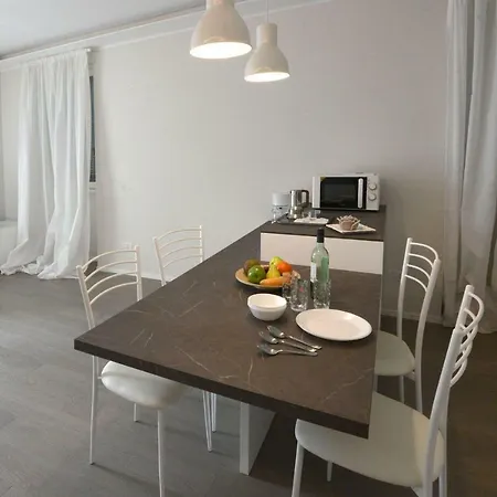Villa-mezzegra-1 * ميزّيجرا
