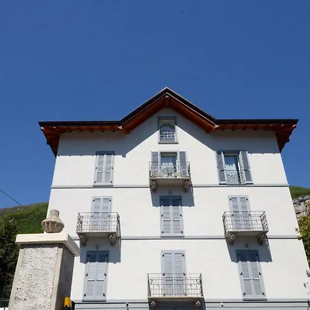 Villa-mezzegra-1 ميزّيجرا